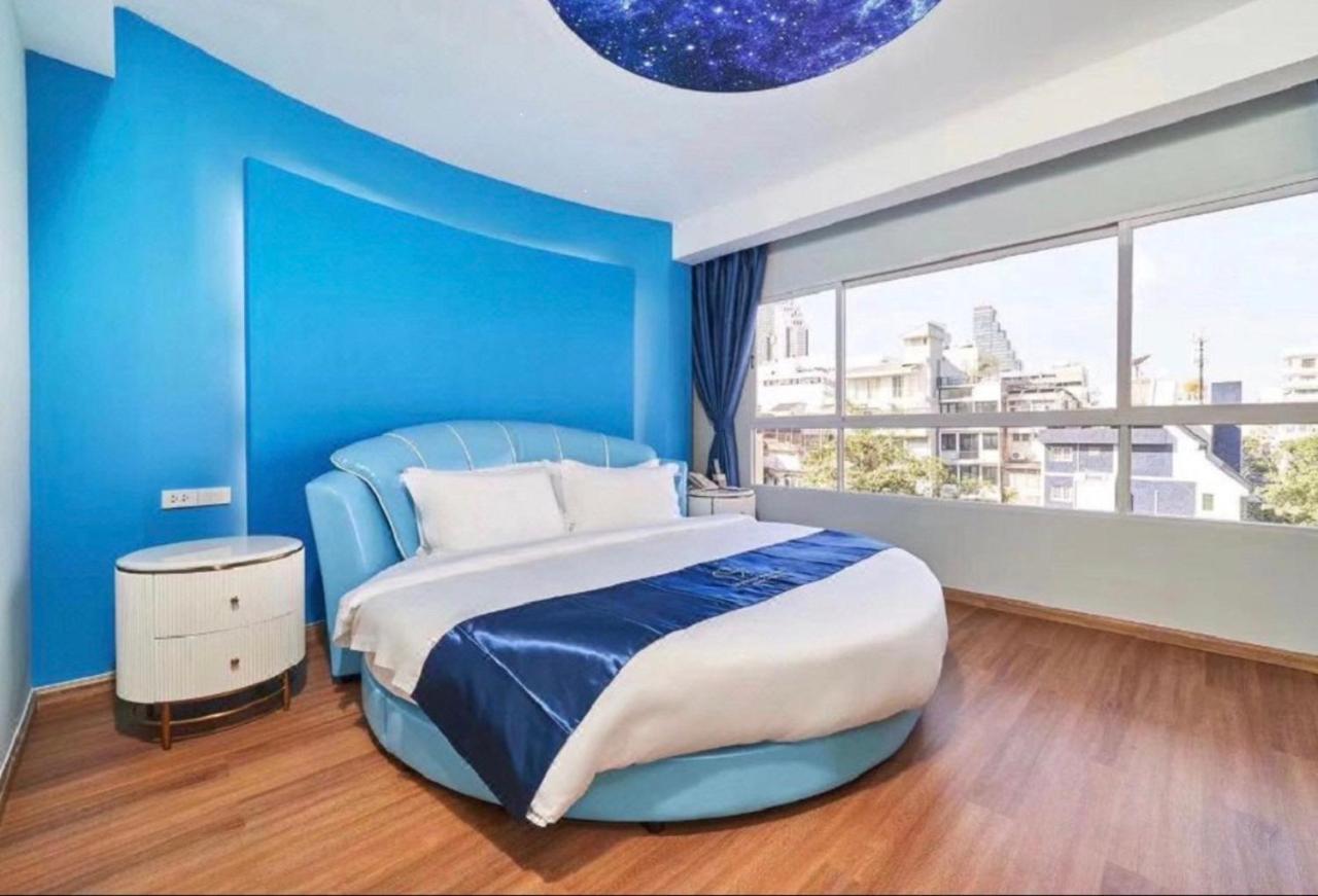 โรงแรมแซฟไฟร์ กรุงเทพมหานคร ภายนอก รูปภาพ A bedroom at the hotel