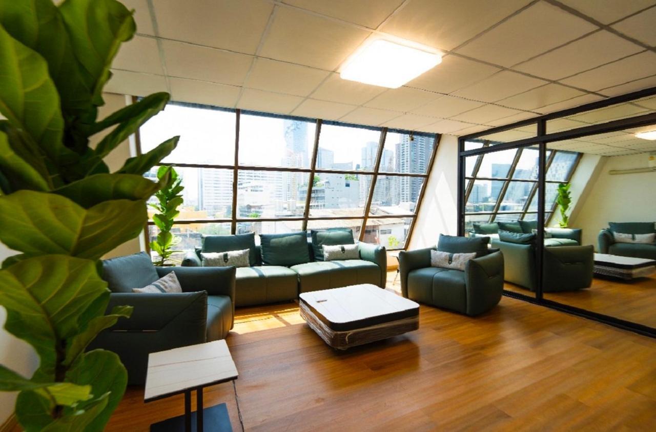 โรงแรมแซฟไฟร์ กรุงเทพมหานคร ภายนอก รูปภาพ The lounge at the airport