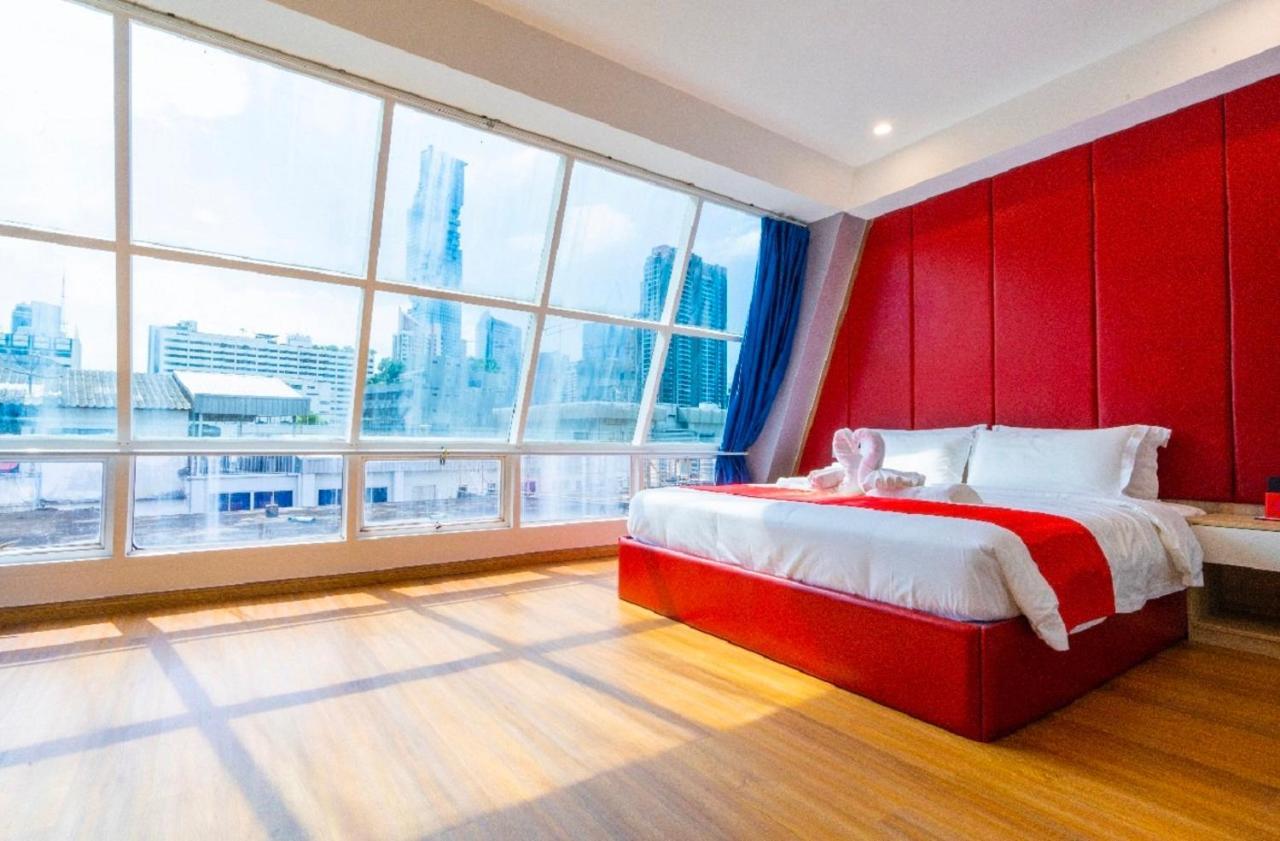 โรงแรมแซฟไฟร์ กรุงเทพมหานคร ภายนอก รูปภาพ A bedroom at the hotel