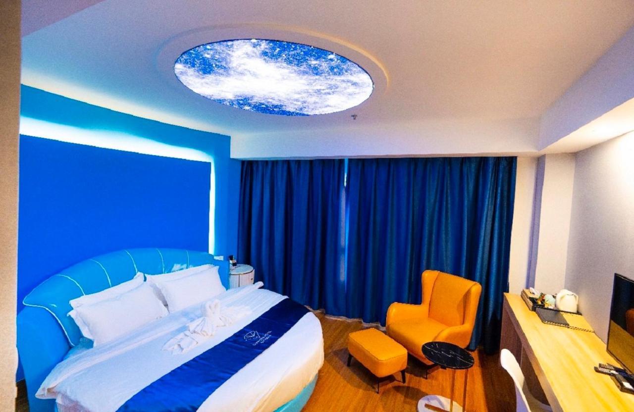 โรงแรมแซฟไฟร์ กรุงเทพมหานคร ภายนอก รูปภาพ A room at the hotel