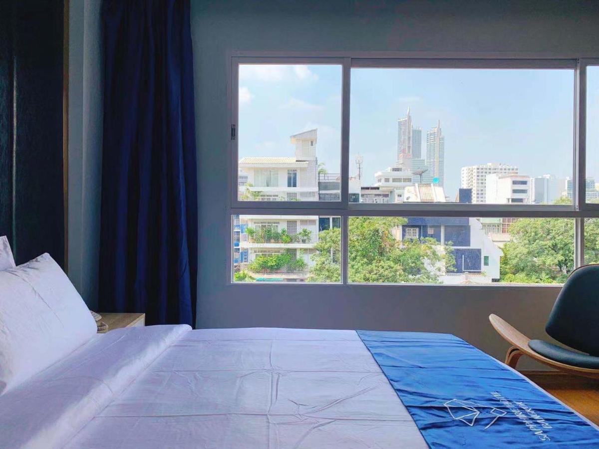โรงแรมแซฟไฟร์ กรุงเทพมหานคร ภายนอก รูปภาพ A room at the hotel