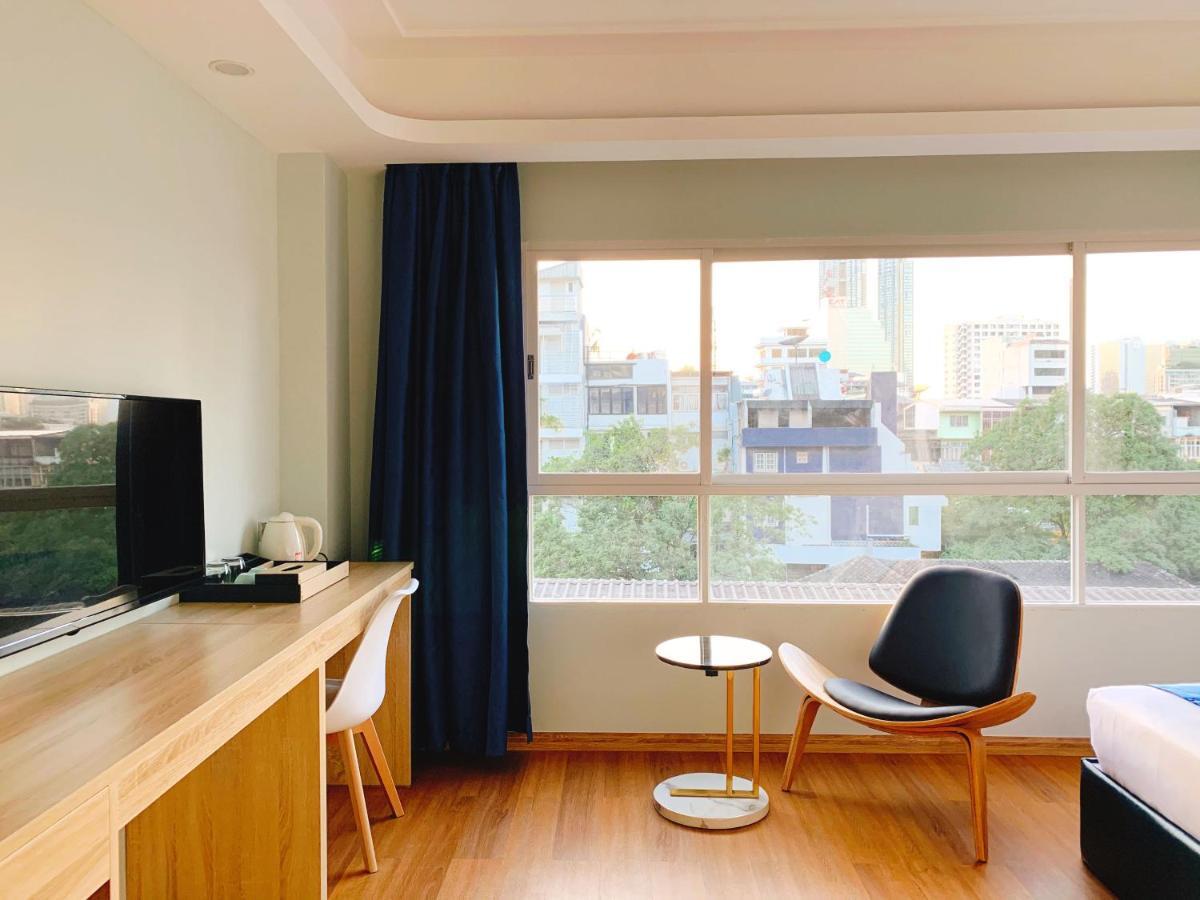 โรงแรมแซฟไฟร์ กรุงเทพมหานคร ภายนอก รูปภาพ A room at the hotel