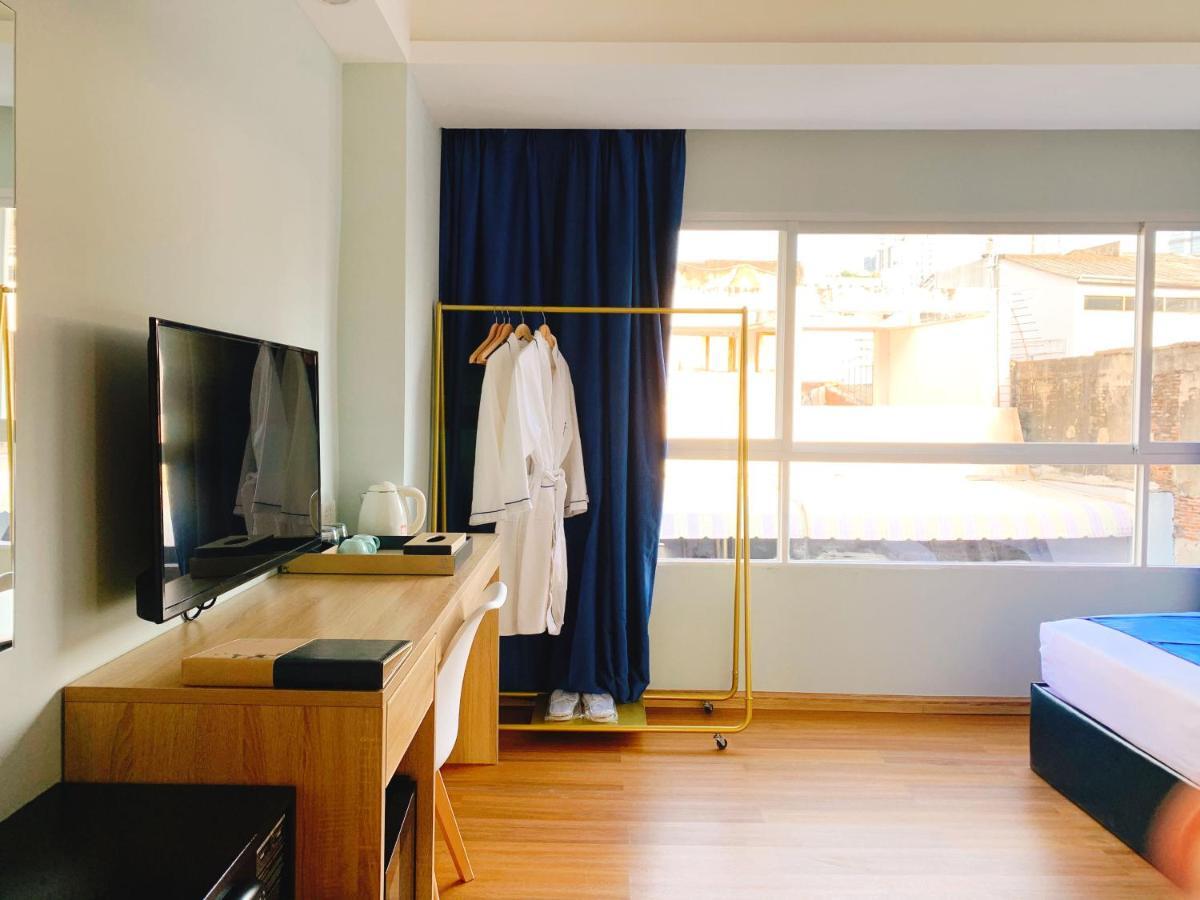 โรงแรมแซฟไฟร์ กรุงเทพมหานคร ภายนอก รูปภาพ A room at the hotel
